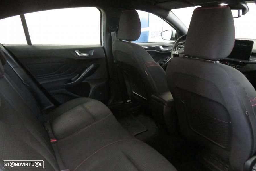 Ford Focus 1.0 EcoBoost MHEV ST-Line - 23