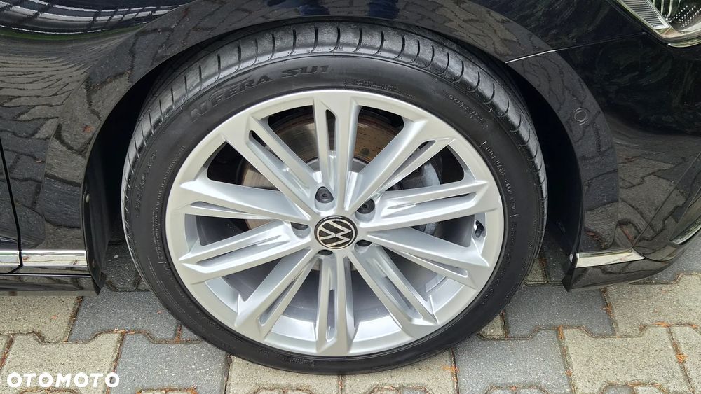 Volkswagen Passat - 16