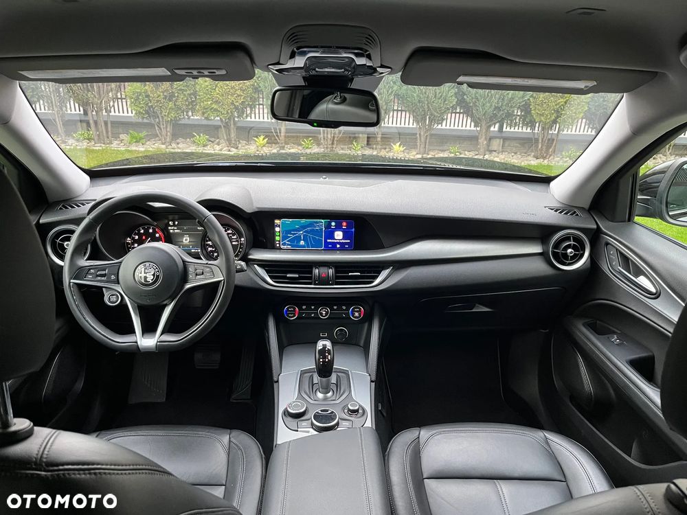 Alfa Romeo Stelvio - 13