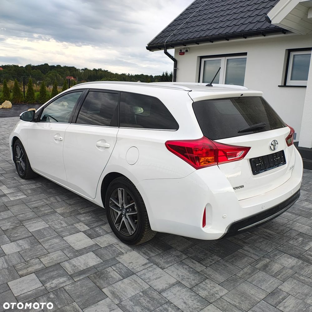 Toyota Auris 2.0 D-4D Premium Comfort - 4