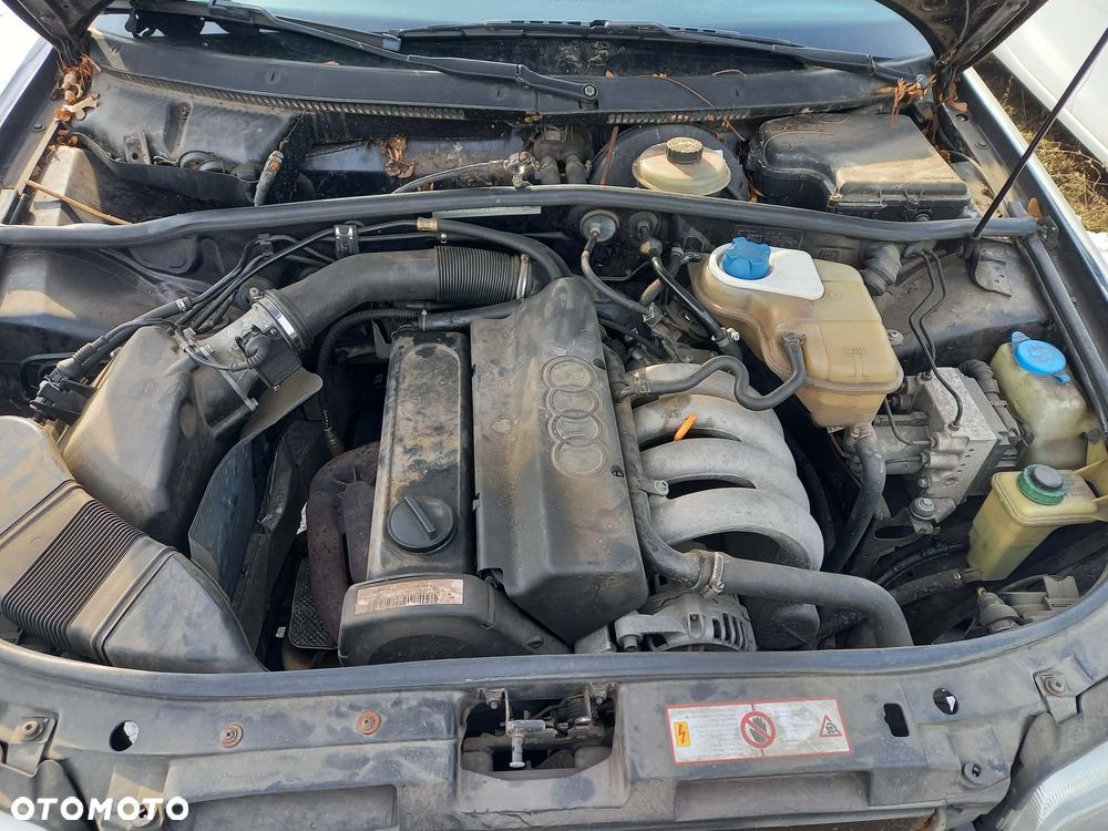 Na części Audi A4 B5 Sedan 1.6 Manual 101 KM 1995-98 - 2