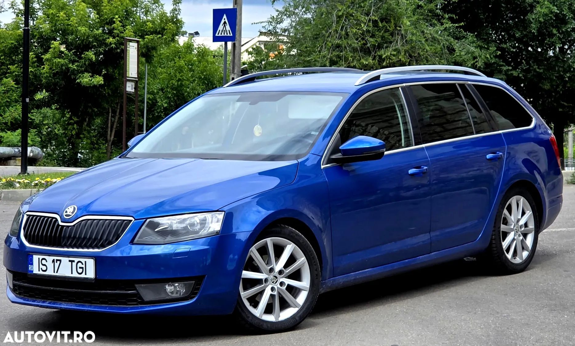 Skoda Octavia Combi Diesel 1.6 TDI DSG Style - 1