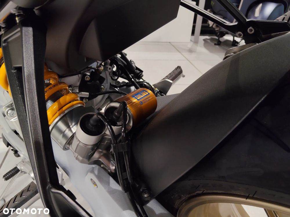 Moto Guzzi V100 Mandello - 17