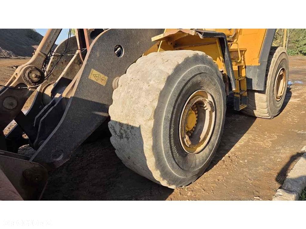 Volvo L220 - 15