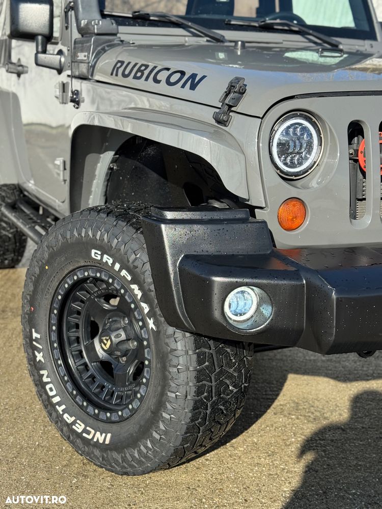 Jeep Wrangler - 11