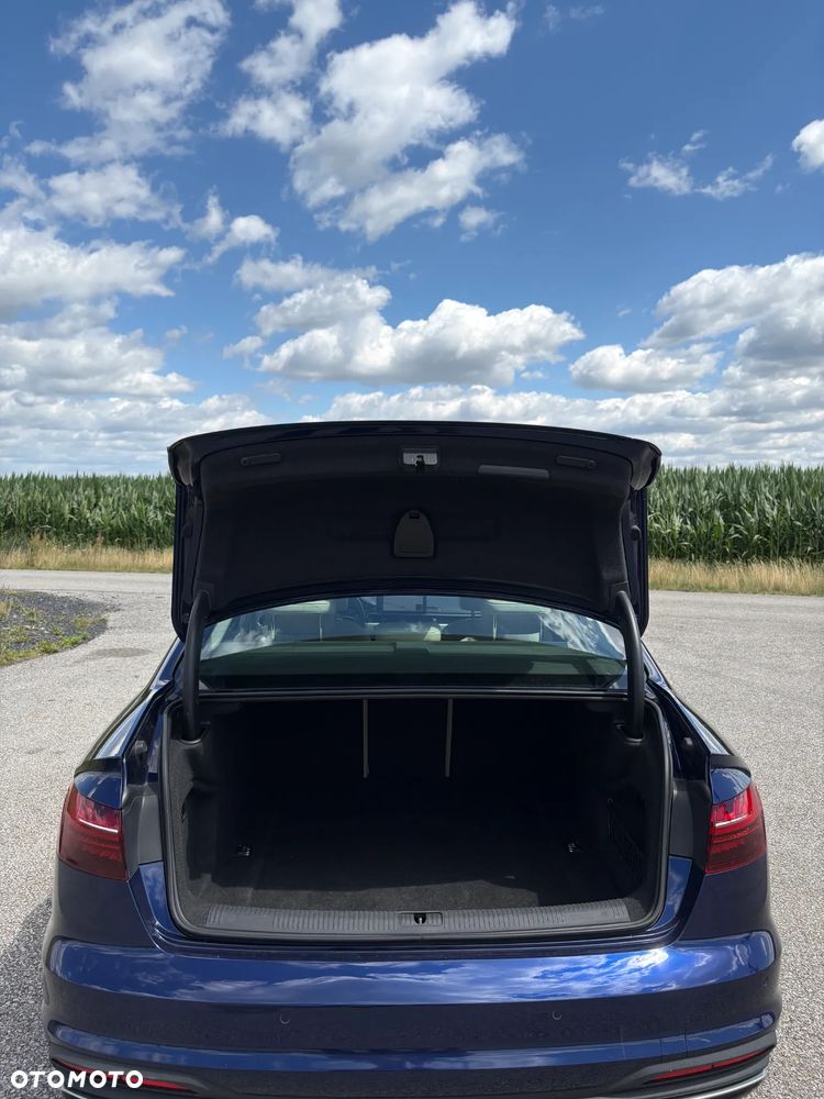 Audi A4 Limousine 30 TDI S tronic - 4