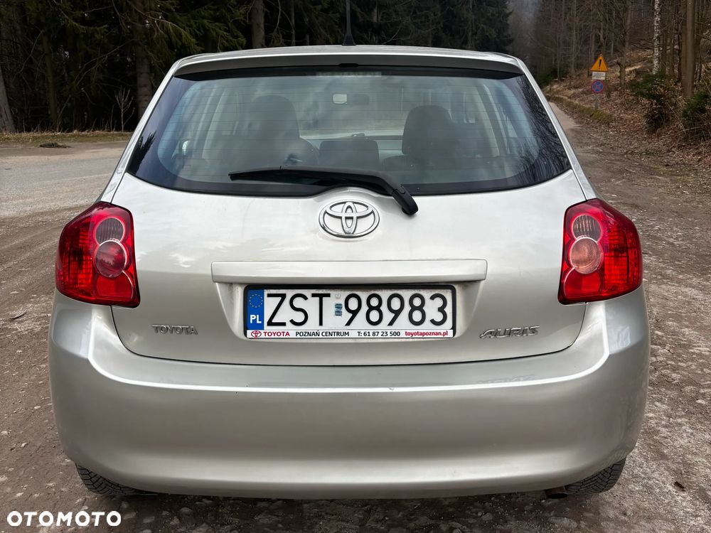 Toyota Auris 1.33 VVT-i Terra - 3