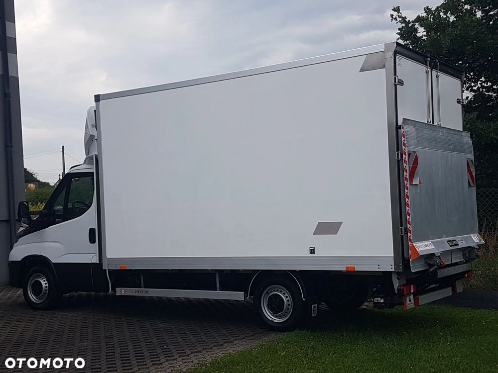Iveco DAILY 35S16 WINDA 8EP KONTENER KLIMA 4,23x2,23x2,23 KRAJOWY 3,0-160KM MANUAL 6-BIEGÓW - 3