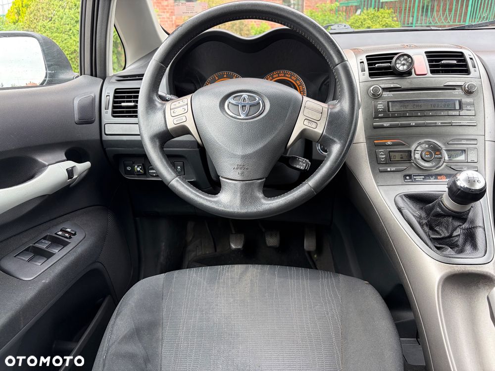 Toyota Auris 1.6 VVT-i Terra Start - 33