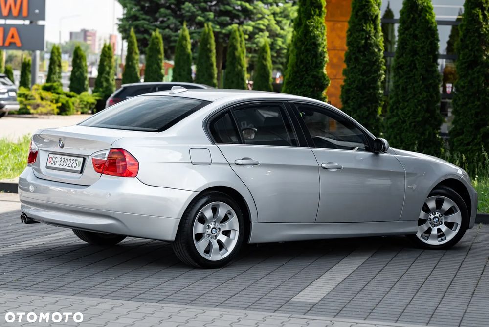 BMW Seria 3 330xi - 14
