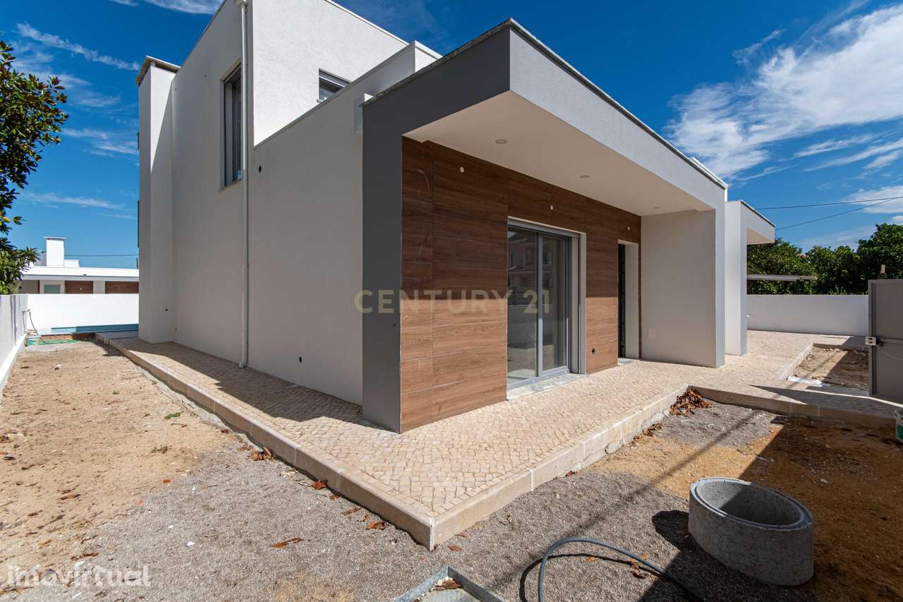 Moradia T4 Azeitão com piscina e garagem - Grande imagem: 4/53