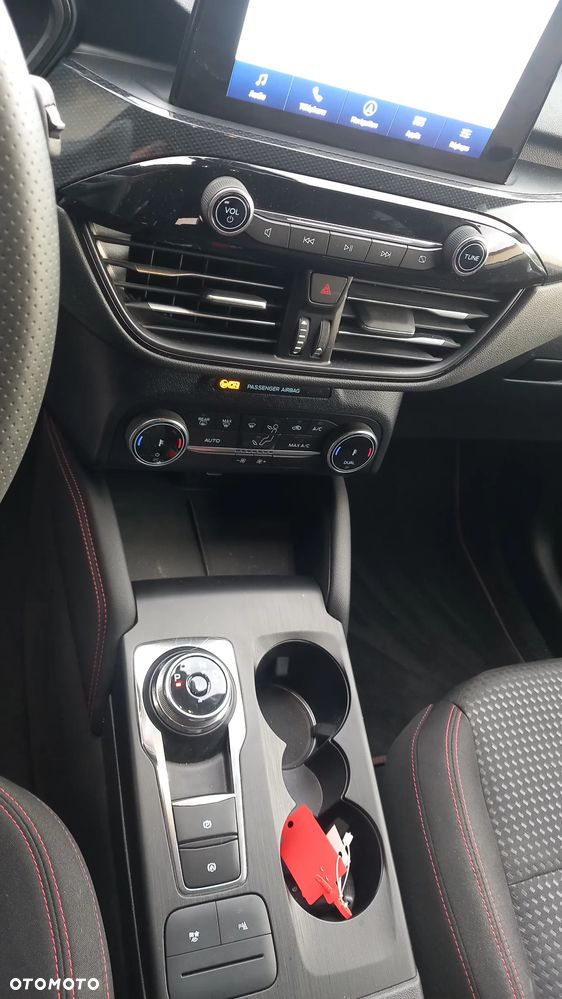 Ford Kuga - 10