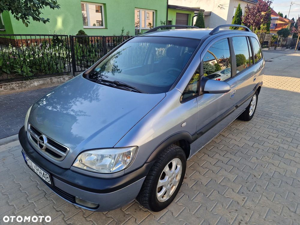 Opel Zafira 1.8 16V Comfort - 1