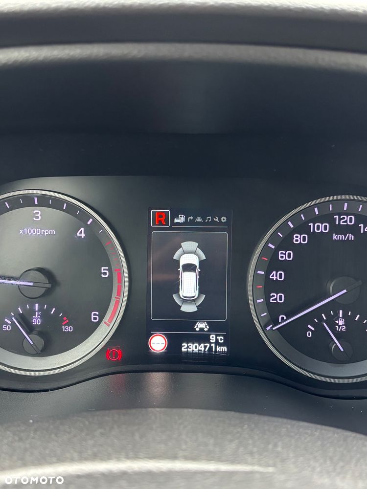 Hyundai Tucson 2.0 CRDI BlueDrive Style 2WD - 24