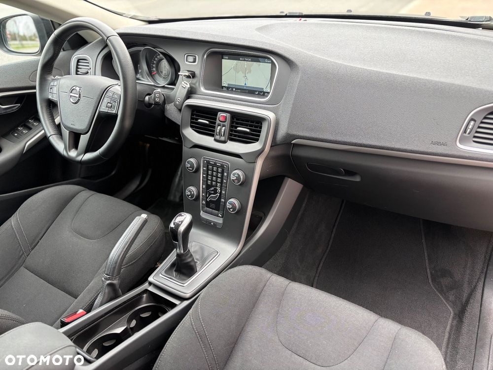 Volvo V40 D2 Kinetic - 25