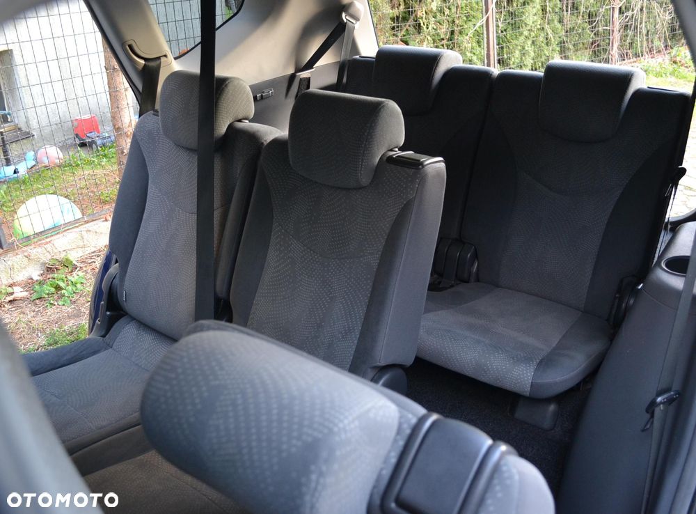 Toyota Prius+ (Hybrid) - 14