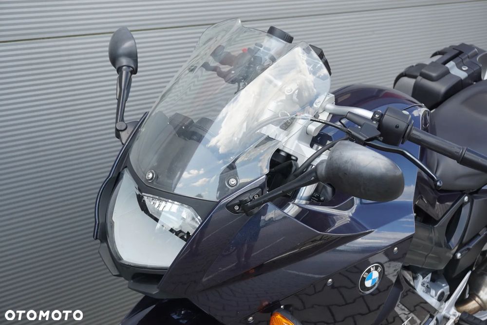 BMW F - 17
