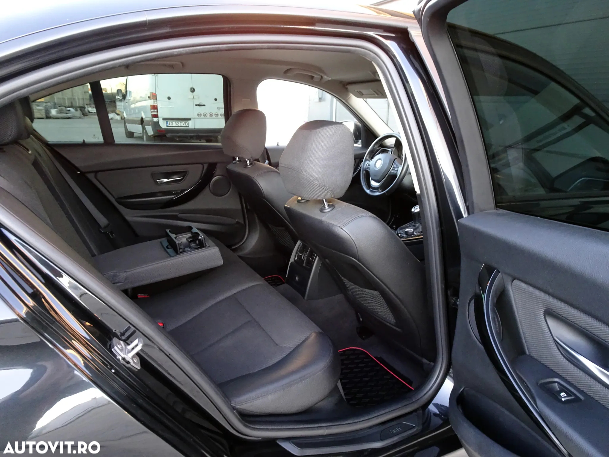 BMW Seria 3 320d xDrive Sport Line - 7
