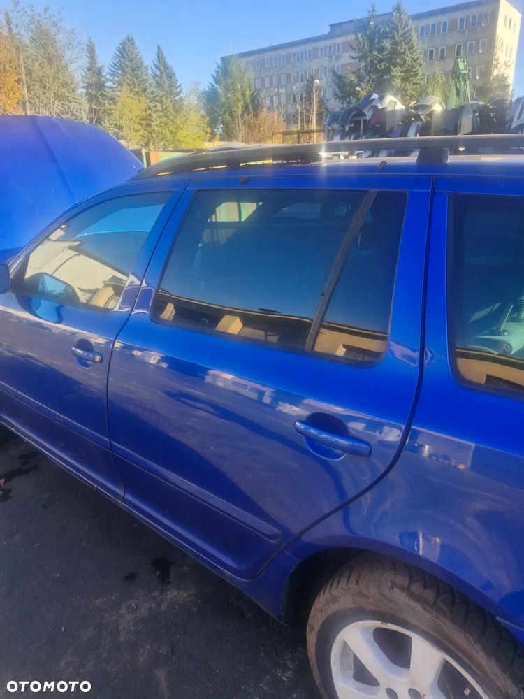 Skoda Octavia II RS (kombi): pojazd na części: maska, zderzak, drzwi, szyby, lusterka, chłodnica ... - 14