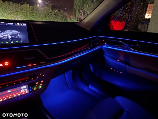 BMW Seria 7 740d xDrive - 21