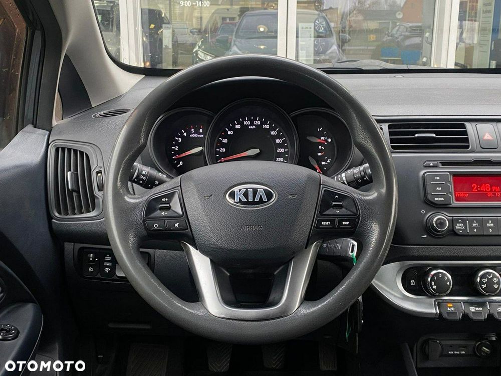 Kia Rio - 12