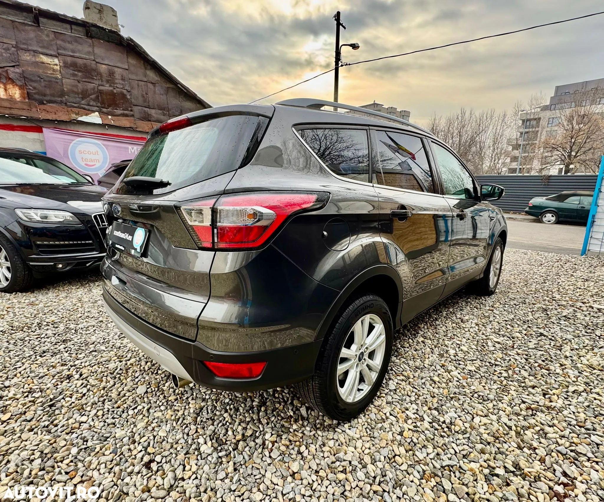 Ford Kuga 2.0 TDCi 4WD Powershift Titanium - 4