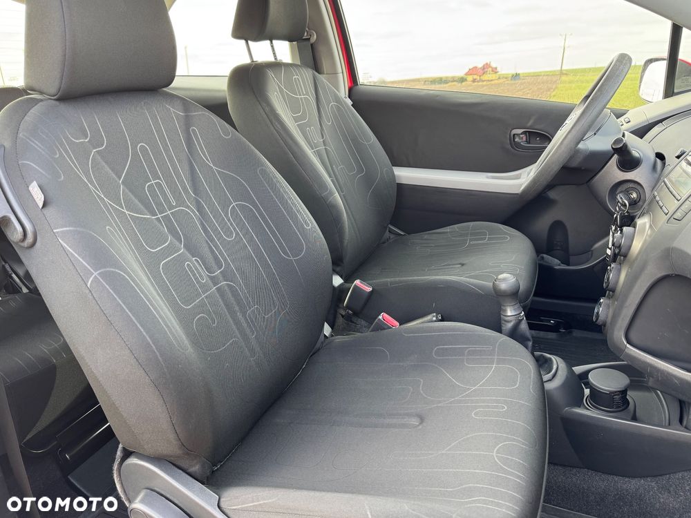 Toyota Yaris 1.0 VVT-i - 7
