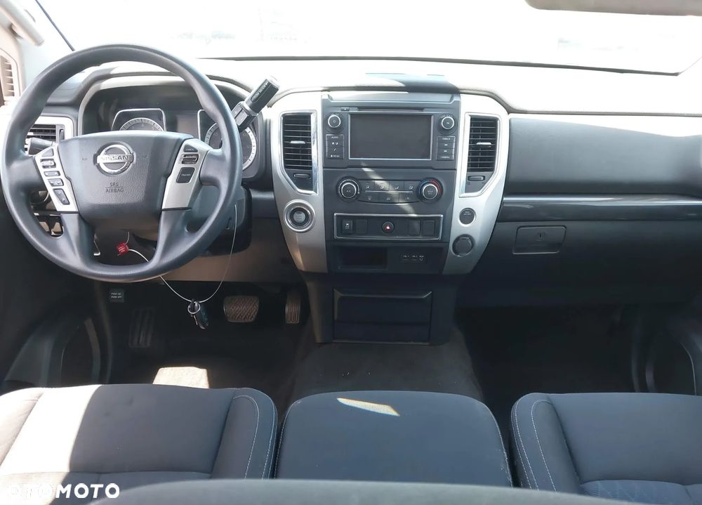 Nissan Titan 5.6 V8 SE Crew Cab - 4