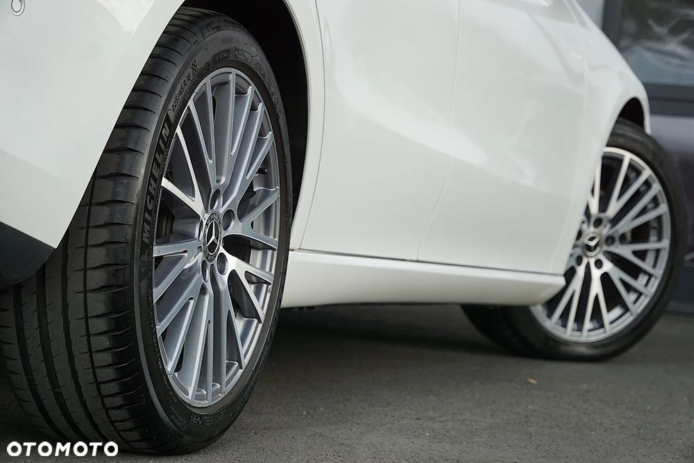 Mercedes-Benz CLA 180 Progressive 7G-DCT - 26