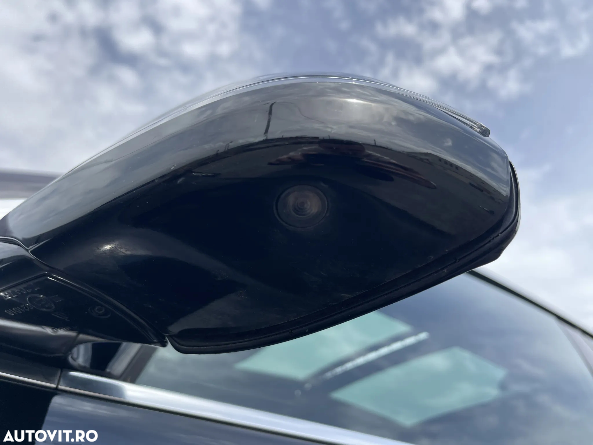 BMW Seria 5 520d - 26