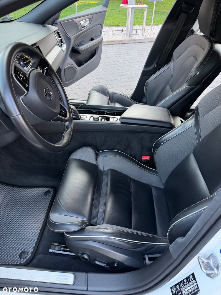 Volvo V60 B3 B R-Design - 19