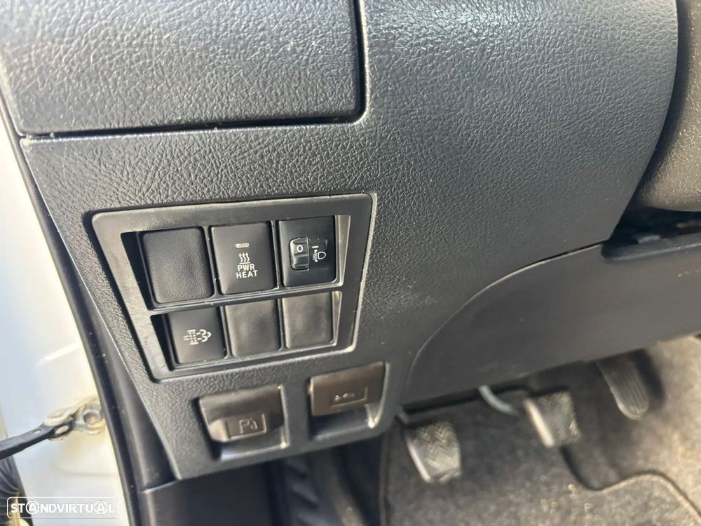 Toyota Hilux 2.4 D-4D 4WD CD CM - 24