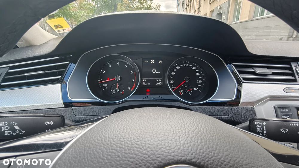 Volkswagen Passat - 8