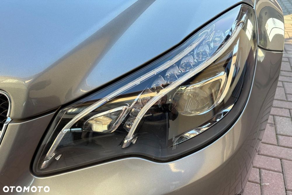 Mercedes-Benz Klasa E 250 7G-TRONIC - 9
