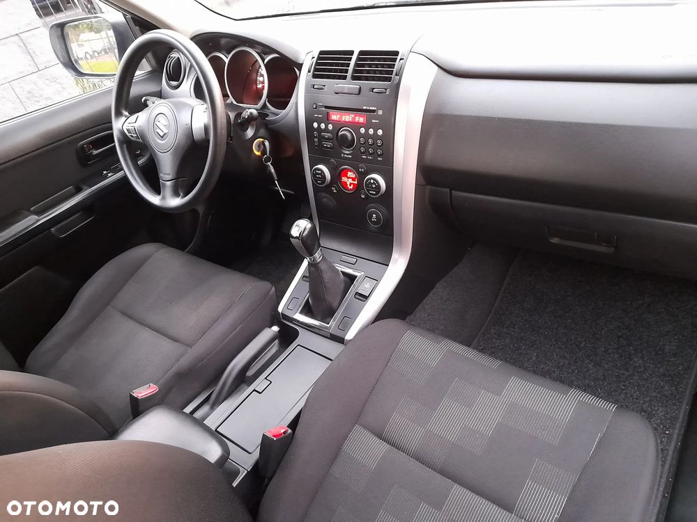 Suzuki Grand Vitara 1.6 Black&White - 4
