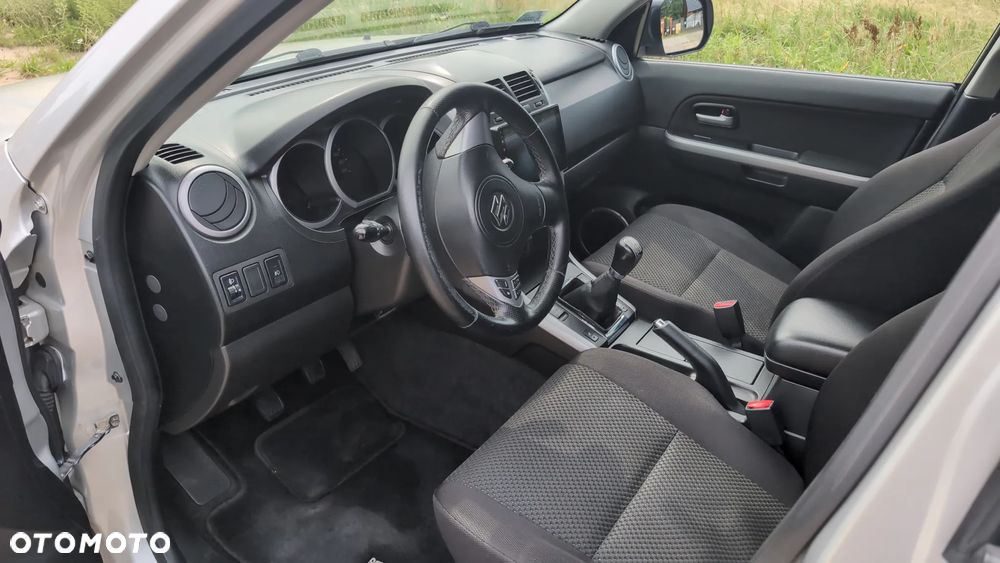 Suzuki Grand Vitara 2.0 Comfort - 6