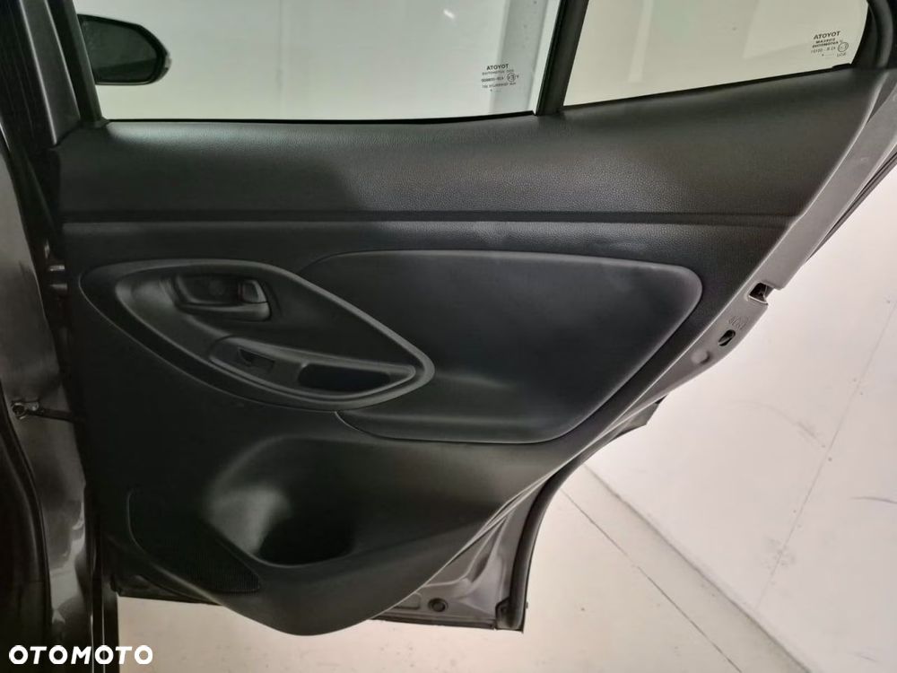 Toyota Yaris 1.5 VVT-i Comfort - 14