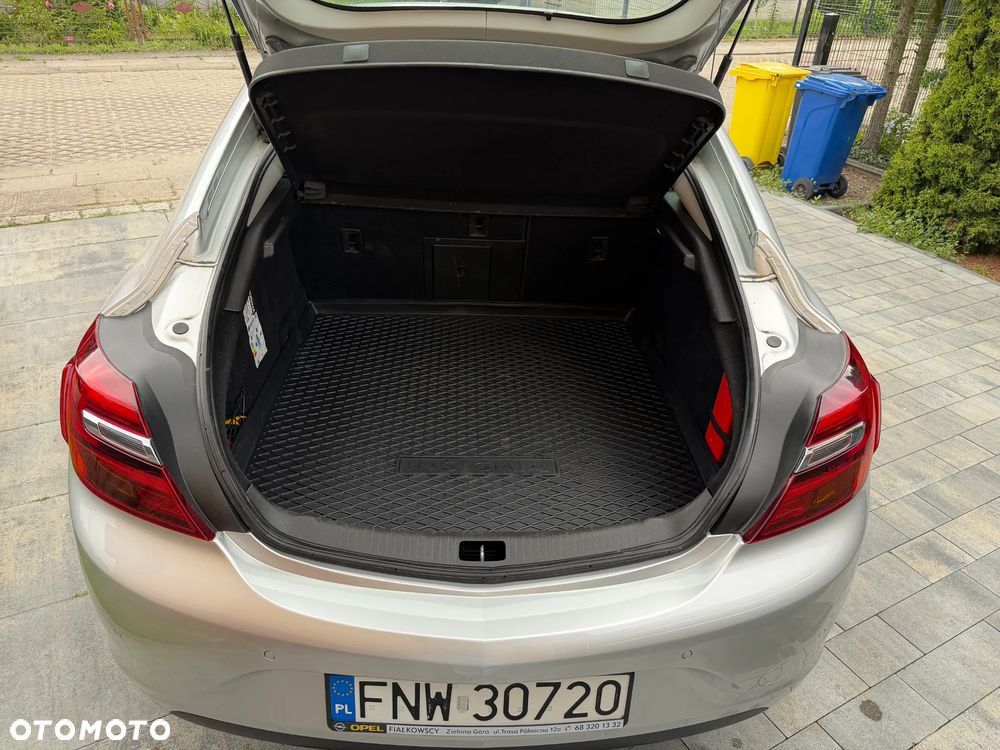 Opel Insignia 1.4 T Cosmo S&S - 28