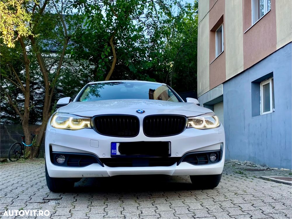 BMW Seria 3 320d Aut. - 33