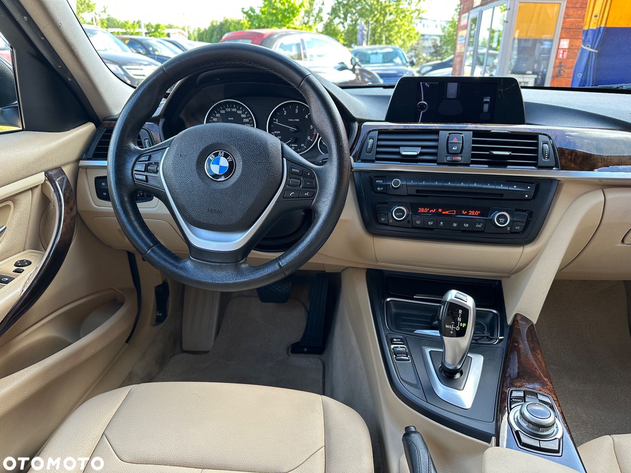 BMW Seria 3 318d DPF Touring Edition Exclusive - 15