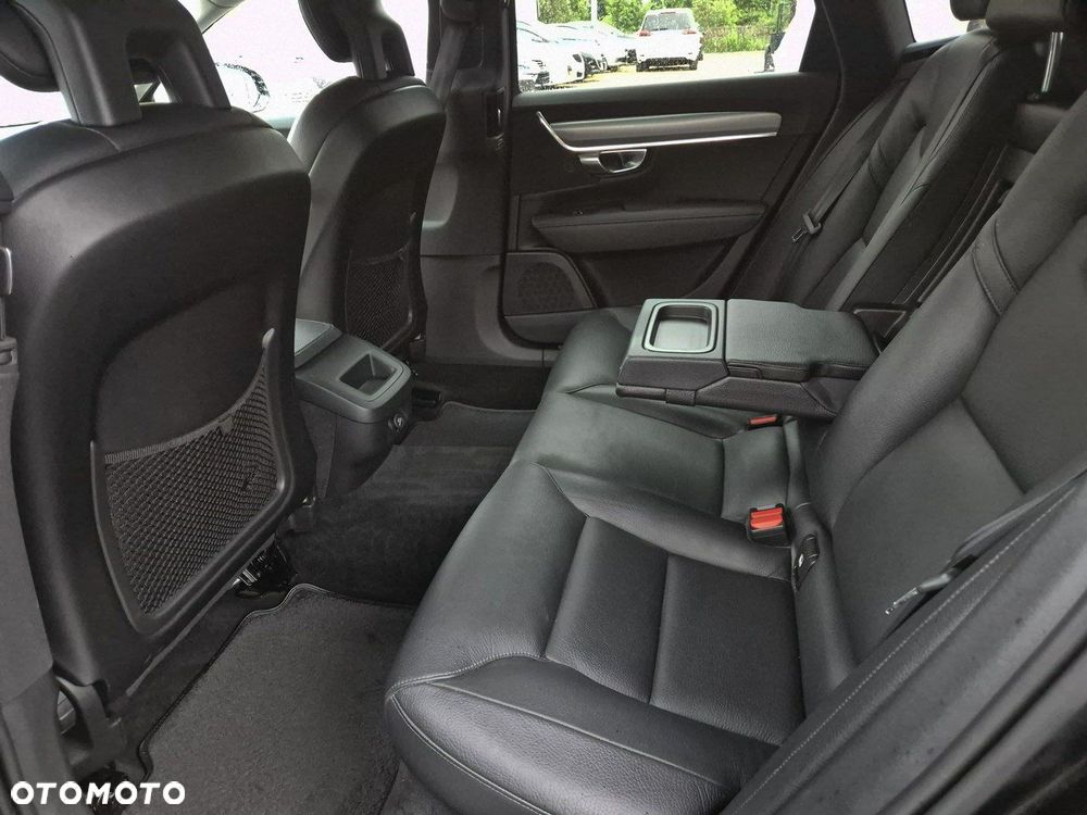 Volvo V90 D4 AWD Geartronic Momentum Pro - 23
