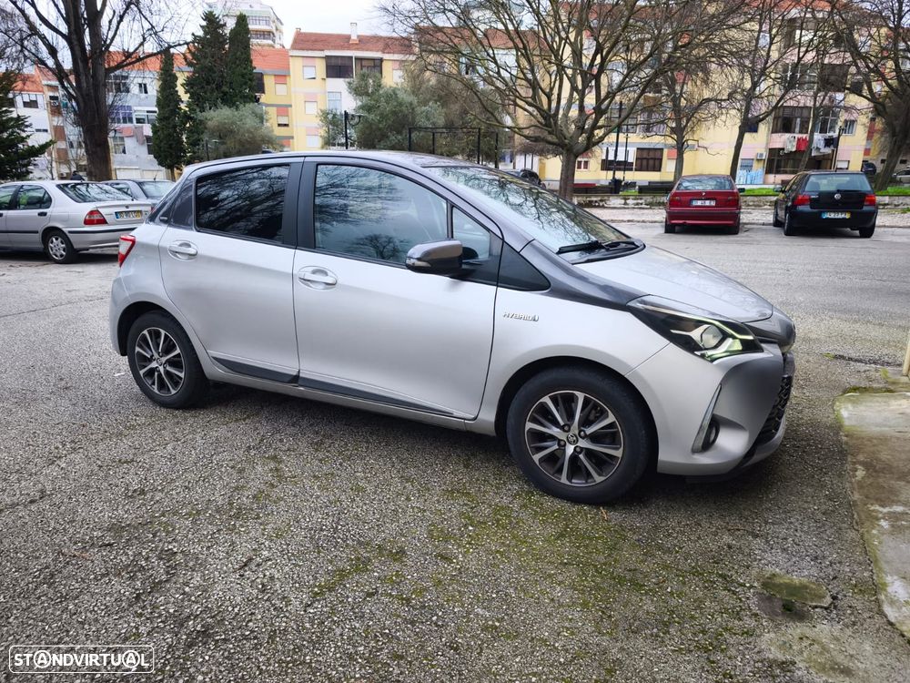 Toyota Yaris 1.5 HSD 20 Anos - 1