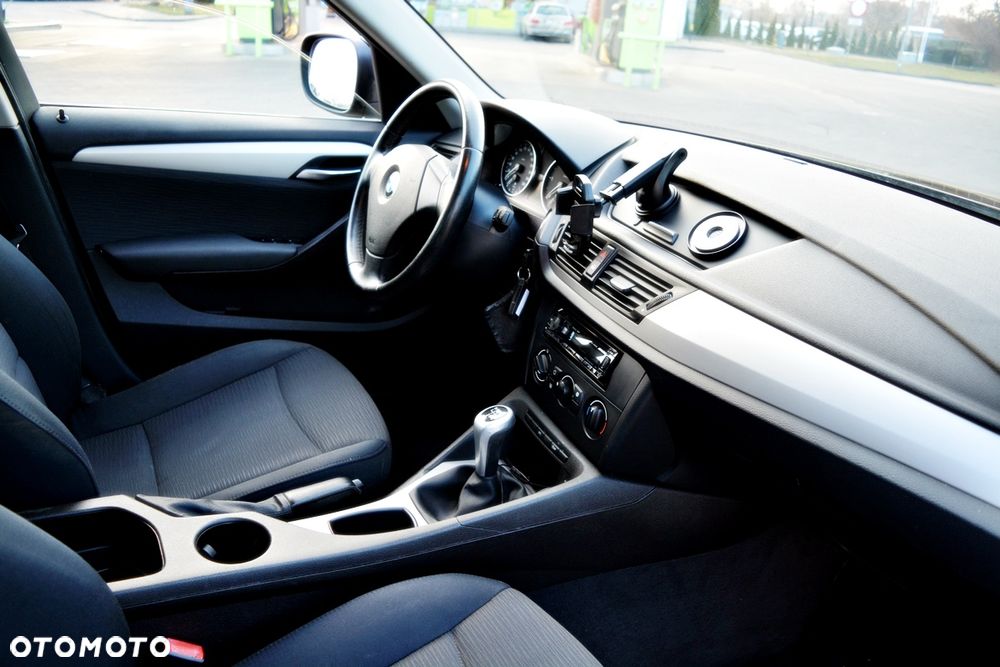 BMW X1 sDrive18d xLine - 10