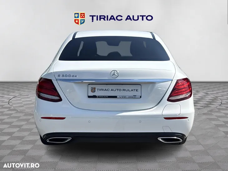 Mercedes-Benz E 300 de Aut. - 5