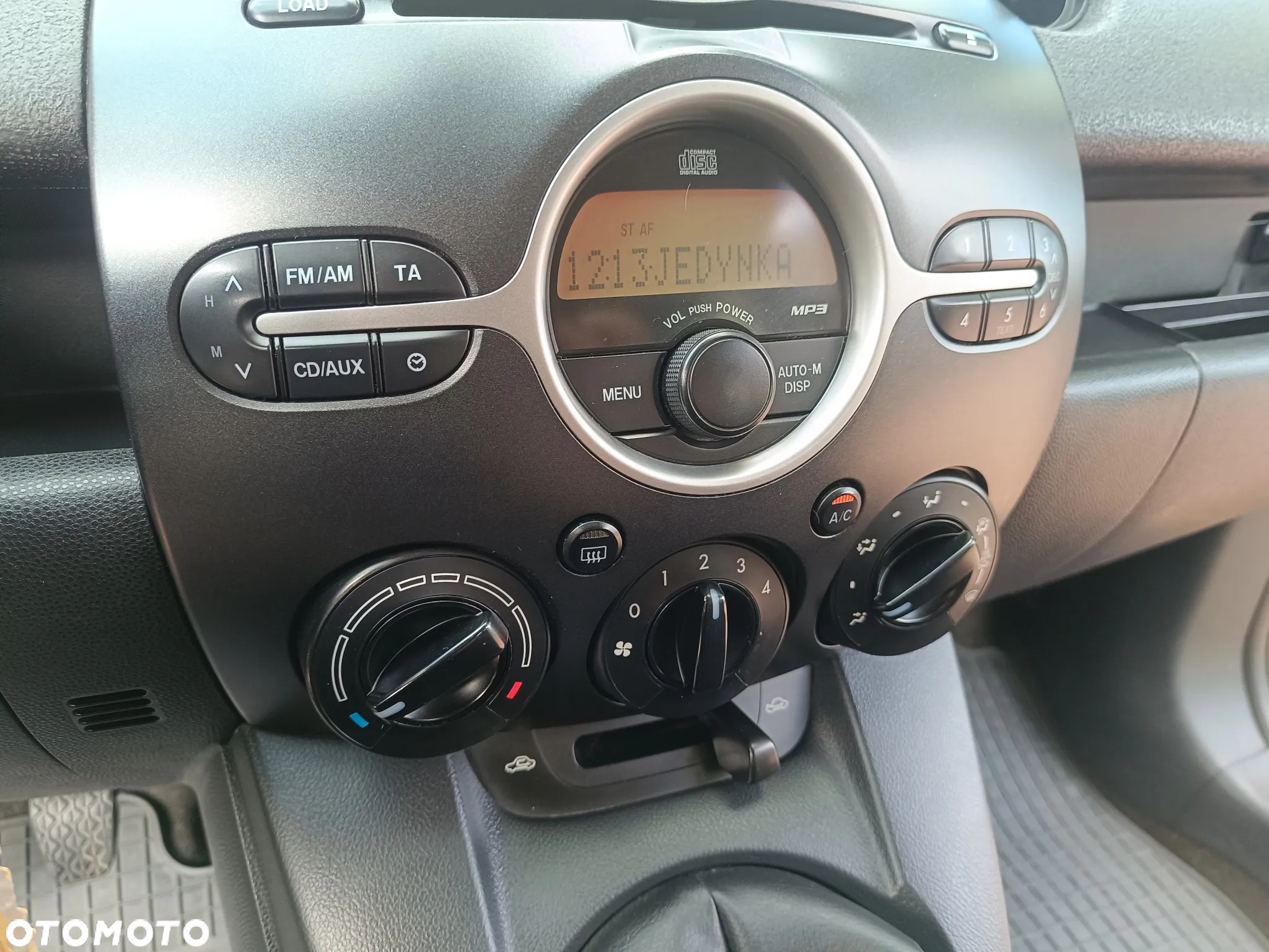 Mazda 2 - 16