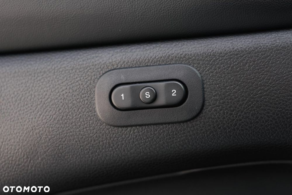 Jeep Grand Cherokee - 27