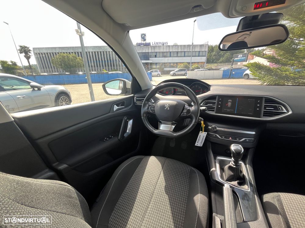 Peugeot 308 1.5 BlueHDi Business Line - 45