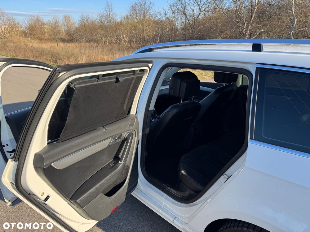 Volkswagen Passat 2.0 TDI Highline R-Style DSG - 23