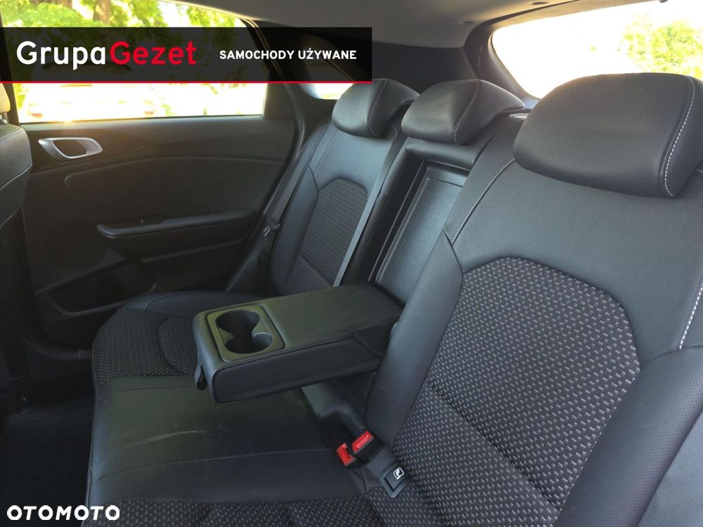 Kia Ceed - 16