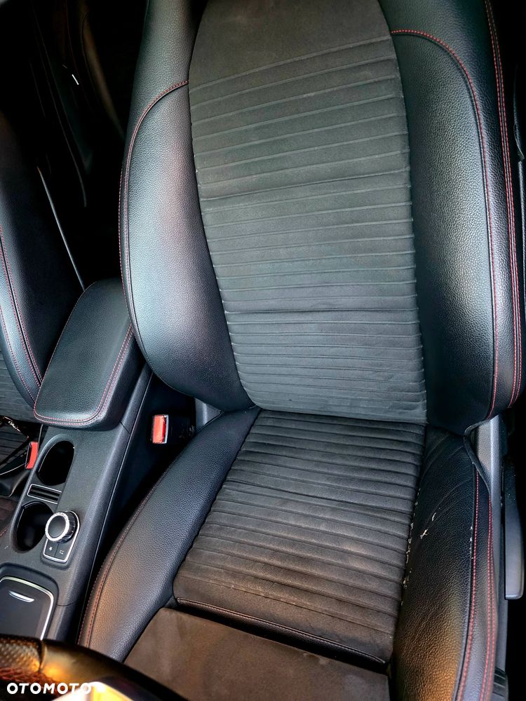 Mercedes-Benz CLA 200 7G-DCT - 14